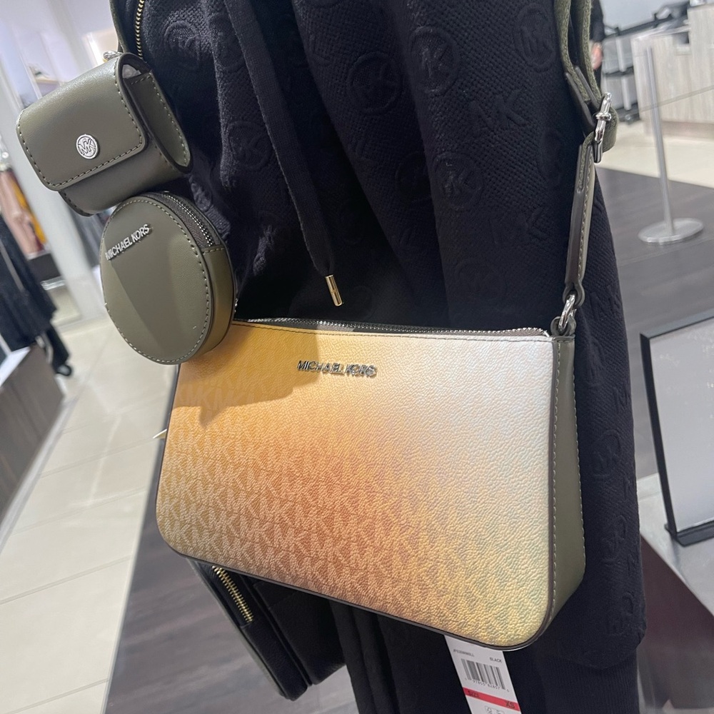 MICHAEL KORS Jet Set Sm Ombré Signature Logo Crossbody Case Apple Airpods Pro - Picture 2 of 16